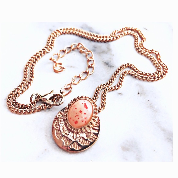 Boutique Jewelry - Vintage Stone Necklace
